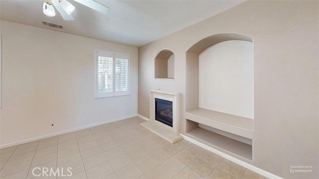 Detail Gallery Image 4 of 19 For 201 Coastal Ln., Waterford,  CA 95386 - 5 Beds | 3/1 Baths