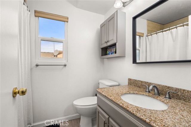 Detail Gallery Image 14 of 19 For 6733 Newport Ct, Fontana,  CA 92336 - 4 Beds | 2/1 Baths