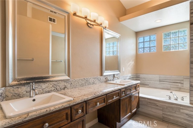 659 N Oxford Court, Orange CA: https://media.crmls.org/medias/0dedbae2-8780-4bcf-9d76-e3fff242f874.jpg