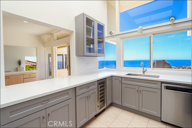 Detail Gallery Image 16 of 43 For 1284 Coronado Dr, Laguna Beach,  CA 92651 - 3 Beds | 2/1 Baths