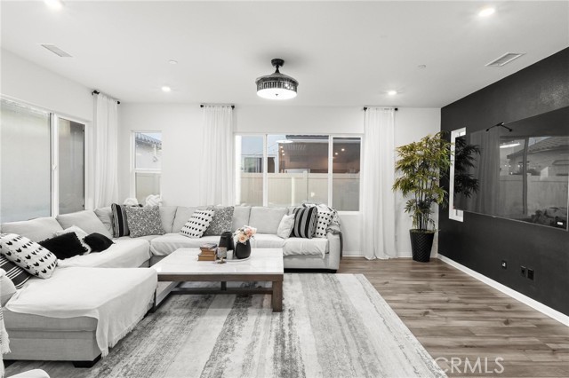 Detail Gallery Image 9 of 41 For 352 Alice, Rialto,  CA 92376 - 4 Beds | 3/1 Baths