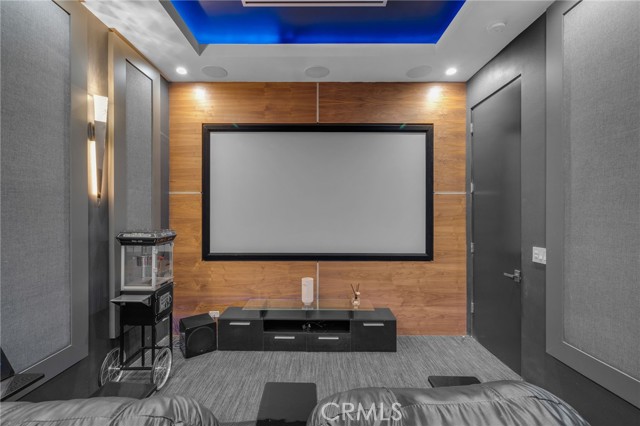 15231 Greenleaf Street, Sherman Oaks CA: https://media.crmls.org/medias/0def01b8-40e4-4f02-ade4-a26dde3b64e2.jpg