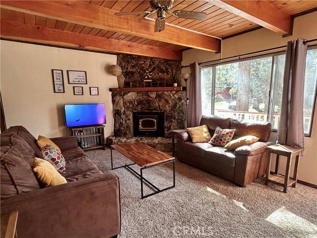 Detail Gallery Image 7 of 28 For 42806 Cougar, Big Bear Lake,  CA 92315 - 2 Beds | 2 Baths