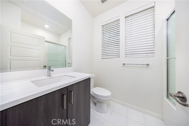 Detail Gallery Image 4 of 30 For 222 Harringay, Irvine,  CA 92618 - 3 Beds | 3/1 Baths