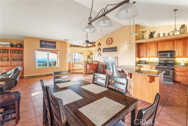 Detail Gallery Image 19 of 43 For 23053 Roundup Way, Apple Valley,  CA 92308 - 3 Beds | 2/1 Baths