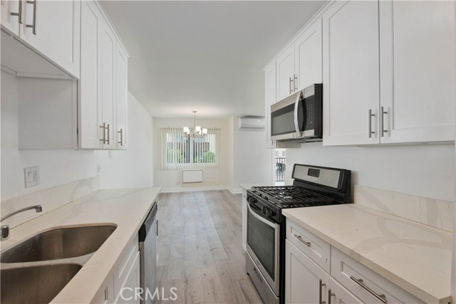 5415 Newcastle Avenue, Encino CA: https://media.crmls.org/medias/0def8920-2c3d-452c-9be8-bccec272b6c6.jpg