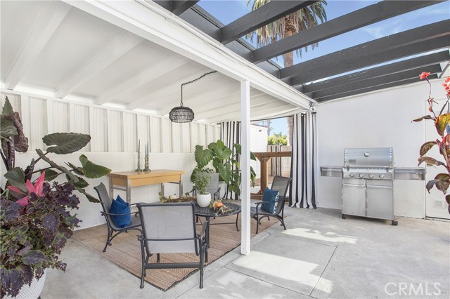 Covered patio or carport space