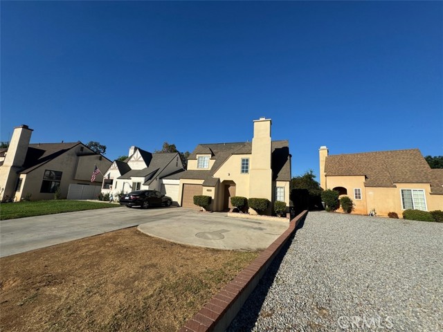 Detail Gallery Image 3 of 30 For 6215 Heatherwood Dr, Jurupa Valley,  CA 92509 - 3 Beds | 2/1 Baths