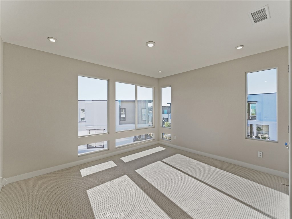 MLS #OC25245479 image #9