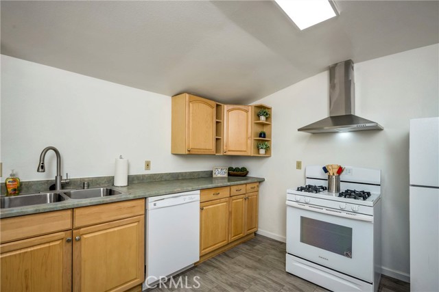 Detail Gallery Image 8 of 20 For 12940 1st, Clearlake Oaks,  CA 95423 - 2 Beds | 2 Baths