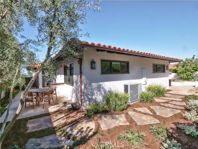 520 Via Media, Palos Verdes Estates, California 90274, 3 Bedrooms Bedrooms, ,2 BathroomsBathrooms,Residential,Sold,Via Media,PV22040165