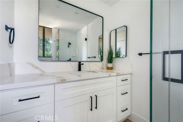 61 Cornell, Rancho Mirage CA: https://media.crmls.org/medias/0df258f7-dc0d-473c-89f8-c6bad2015009.jpg