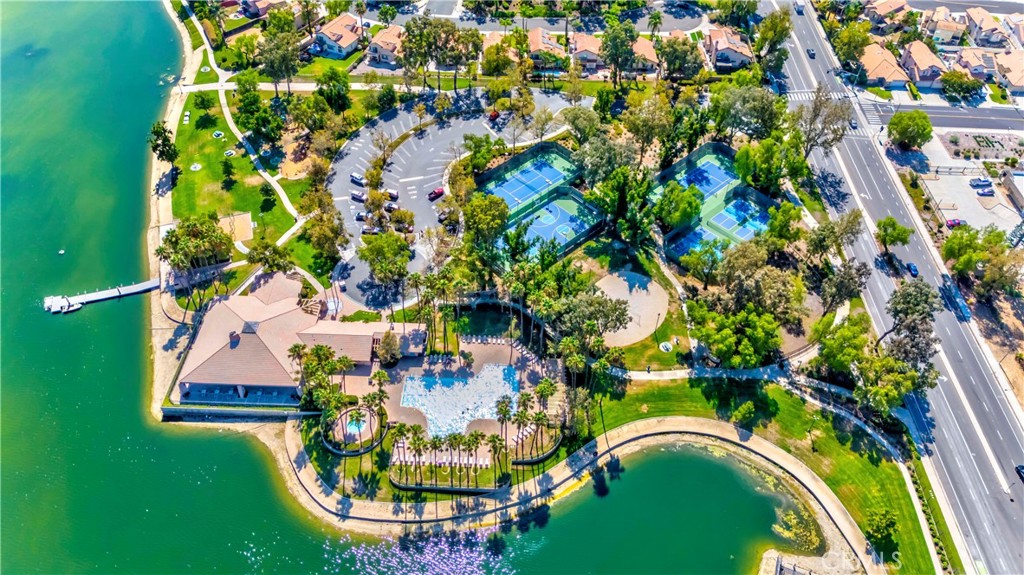 https://media.crmls.org/medias/0df2ad41-1003-4898-aa40-d17fb982f308.jpg?preset=X-Large