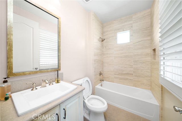 17 Calliope, Lake Forest CA: https://media.crmls.org/medias/0df3405c-bb4b-4b44-ad9f-bed85bc766e1.jpg