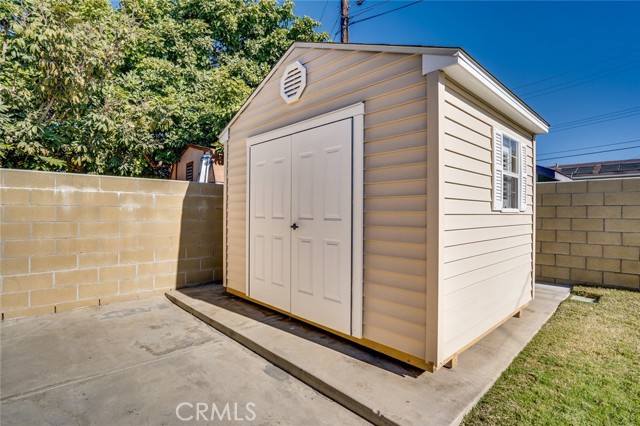 Detail Gallery Image 29 of 29 For 16422 Lakemont Ln, Huntington Beach,  CA 92647 - 4 Beds | 2 Baths