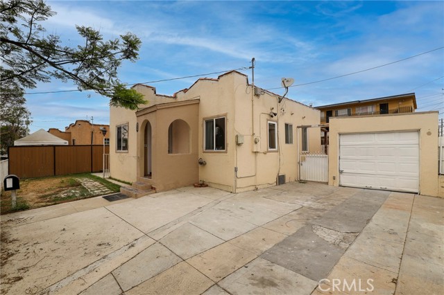 325 17th Street, Long Beach, California 90813, 3 Bedrooms Bedrooms, ,2 BathroomsBathrooms,Single Family Residence,For Sale,17th,PW24142649