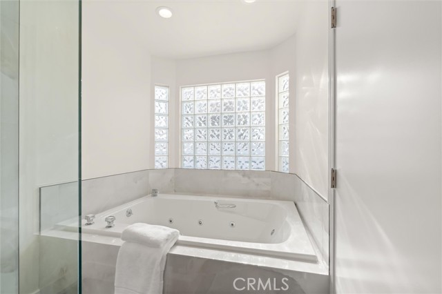 16914 Flanders, Granada Hills CA: https://media.crmls.org/medias/0df41b46-aefa-48aa-8748-7ffd23de2bf4.jpg