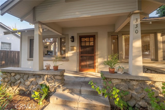 Detail Gallery Image 2 of 46 For 330 W 6th St, Claremont,  CA 91711 - 2 Beds | 1 Baths