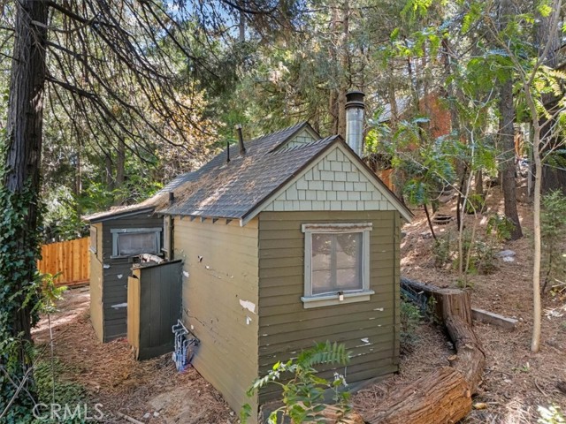 650 Rose Hill, Crestline, CA 92325
