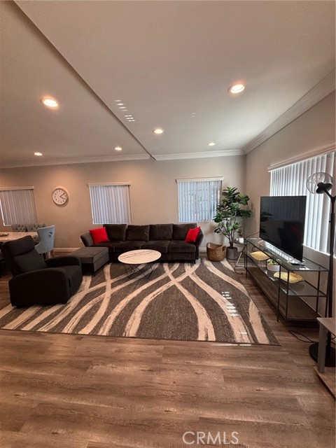 Detail Gallery Image 6 of 50 For 1826 N Berendo St, Los Angeles,  CA 90027 - 7 Beds | 4 Baths
