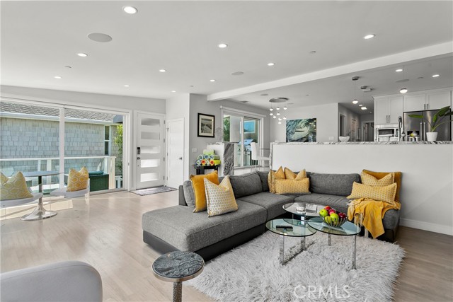 166 Fairview Street, Laguna Beach CA: https://media.crmls.org/medias/0df50080-29c2-43d2-aa59-a2f670c1575e.jpg