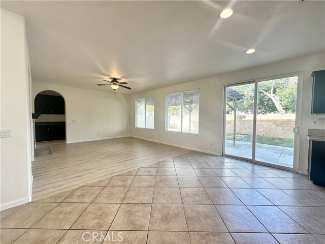 Detail Gallery Image 10 of 47 For 33564 Blue Water Way, Temecula,  CA 92592 - 4 Beds | 3 Baths