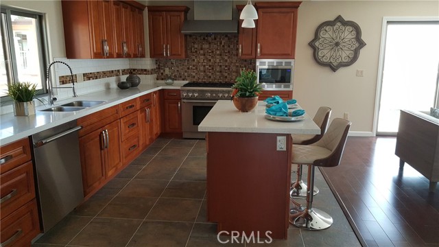 910 17th Street, Hermosa Beach CA: https://media.crmls.org/medias/0df513fb-1d66-40ea-9c30-a377fb8c1544.jpg