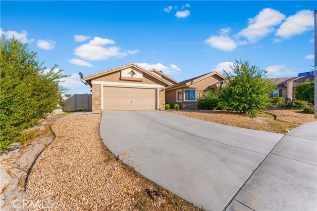 Detail Gallery Image 3 of 36 For 37068 Waltham Pl, Palmdale,  CA 93550 - 4 Beds | 2 Baths