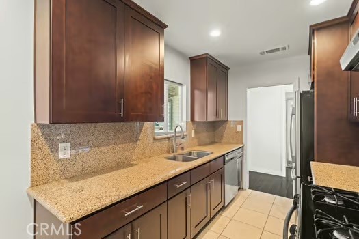 Detail Gallery Image 10 of 27 For 4775 Beverly Ct, Riverside,  CA 92506 - 3 Beds | 2 Baths