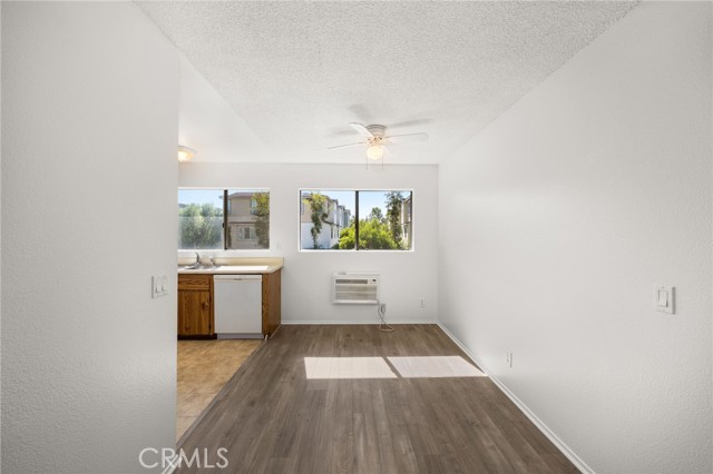 Detail Gallery Image 4 of 28 For 960 E Bonita Ave #46,  Pomona,  CA 91767 - 2 Beds | 2 Baths