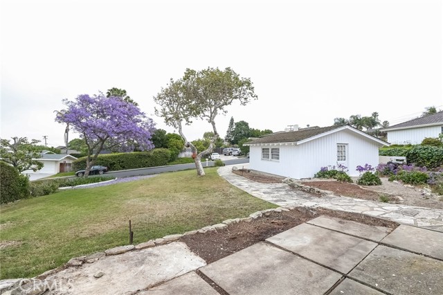 Nice neighborhood with wonderful weather.