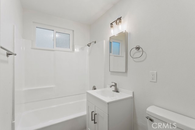 224 13th Street, Huntington Beach CA: https://media.crmls.org/medias/0df62bde-ef27-46be-80ec-abcc36f17559.jpg