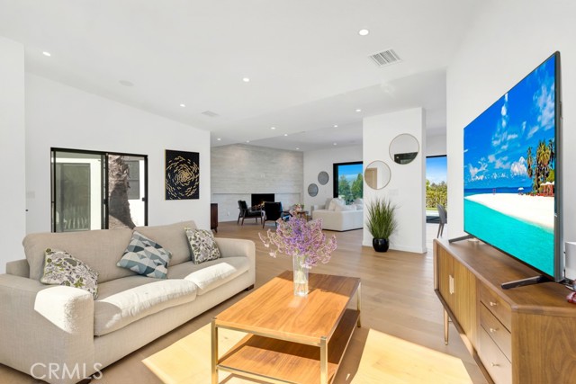 Detail Gallery Image 12 of 72 For 15641 High Knoll Rd, Encino,  CA 91436 - 5 Beds | 4/1 Baths