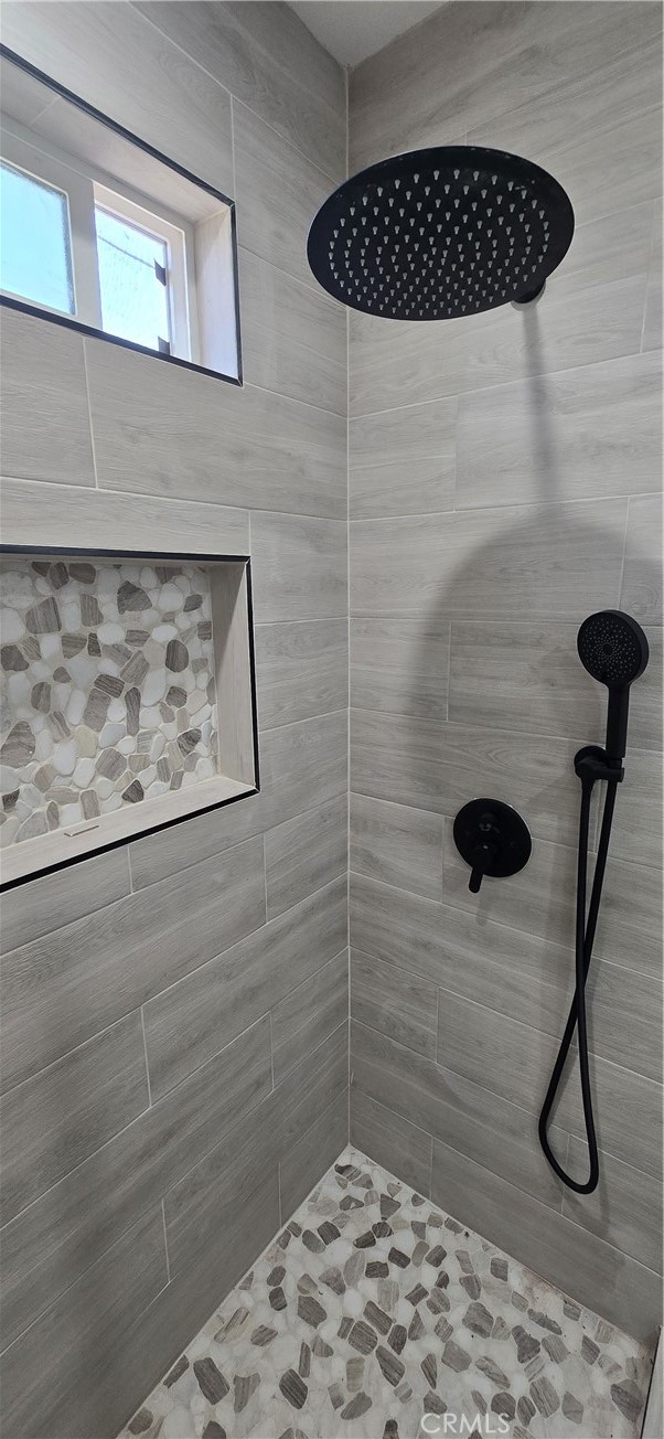 Detail Gallery Image 11 of 18 For 835 E 92nd St #4,  Los Angeles,  CA 90002 - 2 Beds | 1 Baths