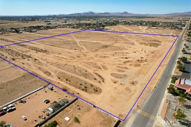 33 Mesquite Road, Apple Valley CA: https://media.crmls.org/medias/0df69b79-dab4-4520-adac-43688780b02d.jpg