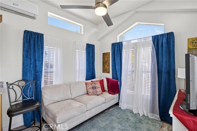 Detail Gallery Image 4 of 25 For 910 Deerwood, San Jacinto,  CA 92583 - 1 Beds | 1 Baths