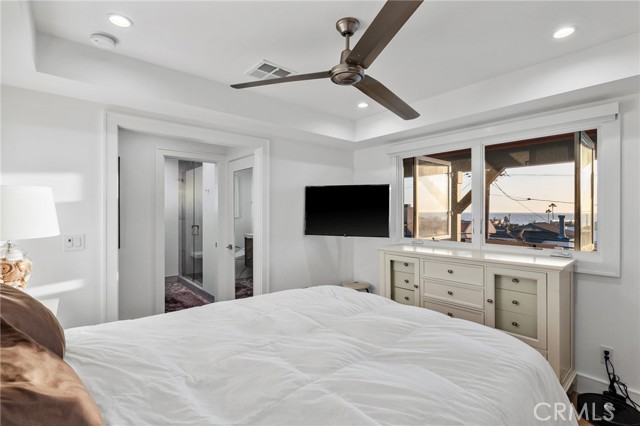 1737 Manhattan Avenue, Hermosa Beach CA: https://media.crmls.org/medias/0df71a51-7542-459e-89ef-c6b62bc0e458.jpg