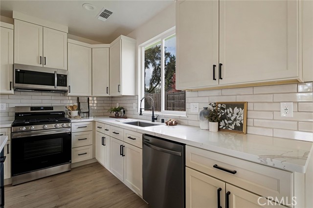 Detail Gallery Image 14 of 49 For 1867 Del Rio Way, Paradise,  CA 95969 - 2 Beds | 2 Baths