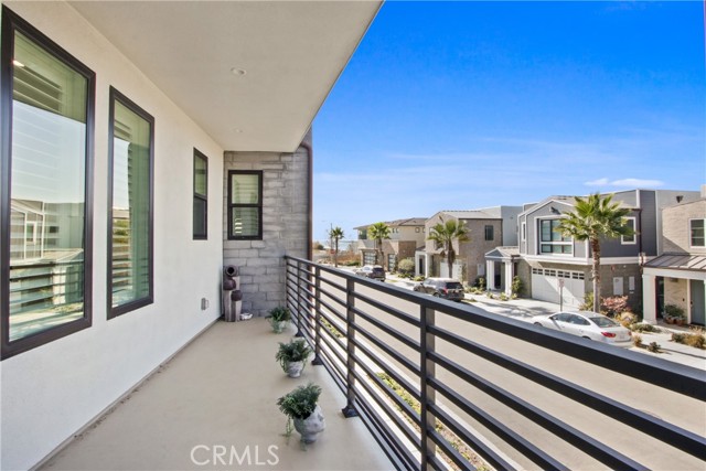 208 Ocean Place, Seal Beach CA: https://media.crmls.org/medias/0df7d02f-ddb4-485b-bcb0-23c4e949c230.jpg