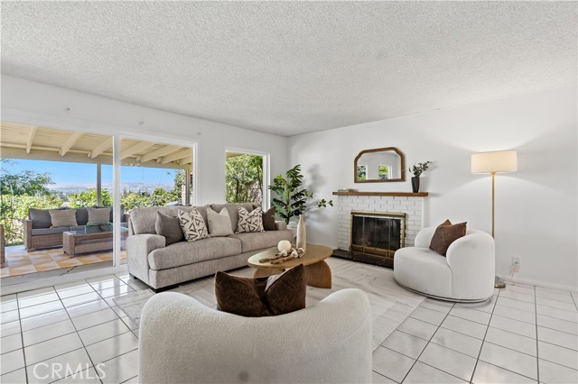 Front Image Thumbnail for CRWS26086201