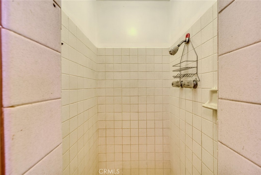 https://media.crmls.org/medias/0df96be3-608f-4448-ac94-fca8a338be92.jpg?preset=X-Large