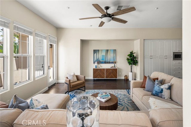 21270 Elda Cir, Huntington Beach CA: https://media.crmls.org/medias/0dfa51d0-9de0-4e0a-b0a5-f465bd708000.jpg