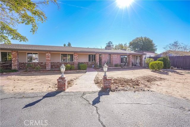 14415 Erie, Apple Valley CA: https://media.crmls.org/medias/0dfa8b59-a9d3-43a9-af3f-a695cd92b234.jpg
