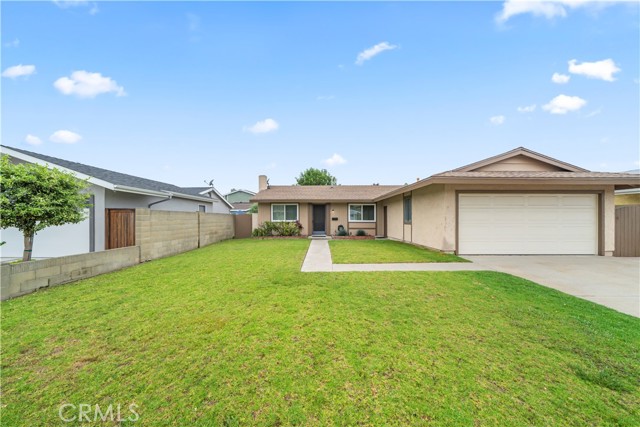 Detail Gallery Image 1 of 15 For 19111 Lindsay Ln, Huntington Beach,  CA 92646 - 3 Beds | 2 Baths