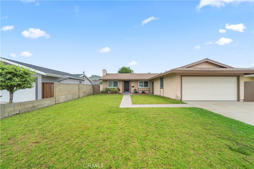 19111 Lindsay Lane