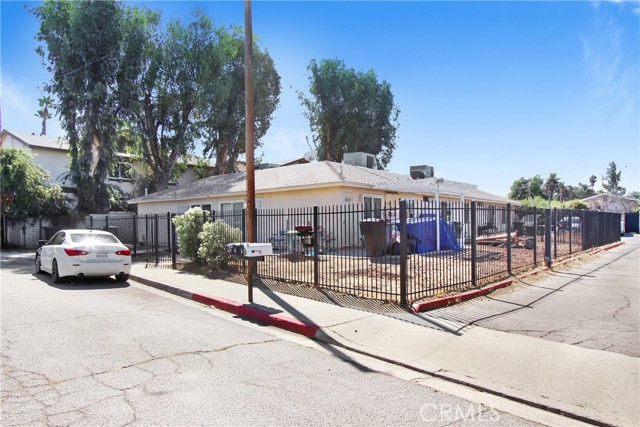 Detail Gallery Image 9 of 11 For 671 Greystone Ln, Hemet,  CA 92543 - – Beds | – Baths