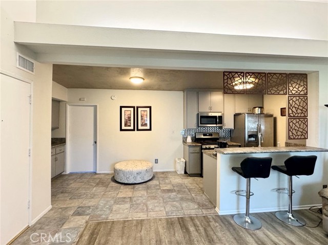 Detail Gallery Image 9 of 18 For 5500 Lindley Ave #207,  Encino,  CA 91316 - 1 Beds | 1 Baths