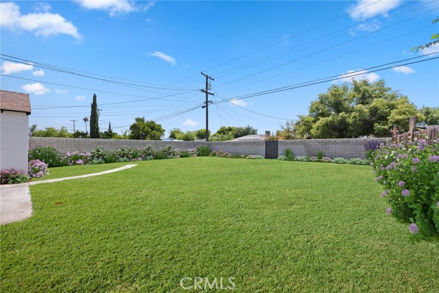 121 Myrtle Street, Bakersfield CA: https://media.crmls.org/medias/0dfb9387-a186-4a5b-80ff-d2ea6f37de82.jpg