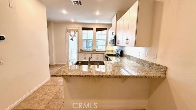 904 N Primrose Lane, Azusa CA: https://media.crmls.org/medias/0dfba4e5-229b-4672-8303-aaaf7e5b71c3.jpg