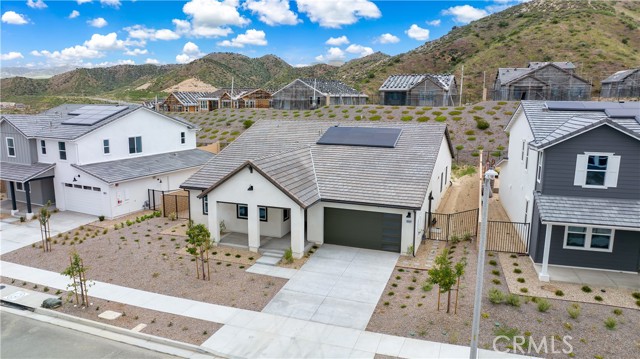 Detail Gallery Image 3 of 43 For 28529 Sunny Ridge Ter, Castaic,  CA 91384 - 3 Beds | 2/1 Baths